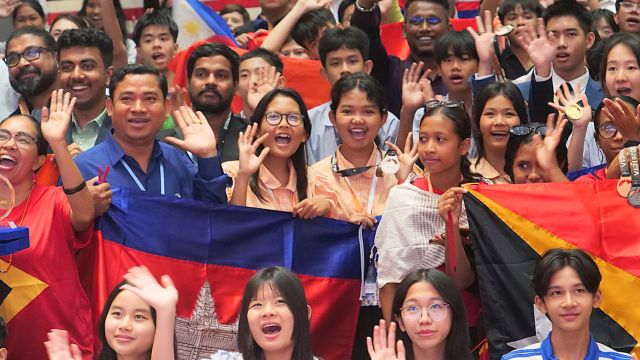 Students awarded at ICIA 2026 – Happy Chandara campus – Toutes à l’école